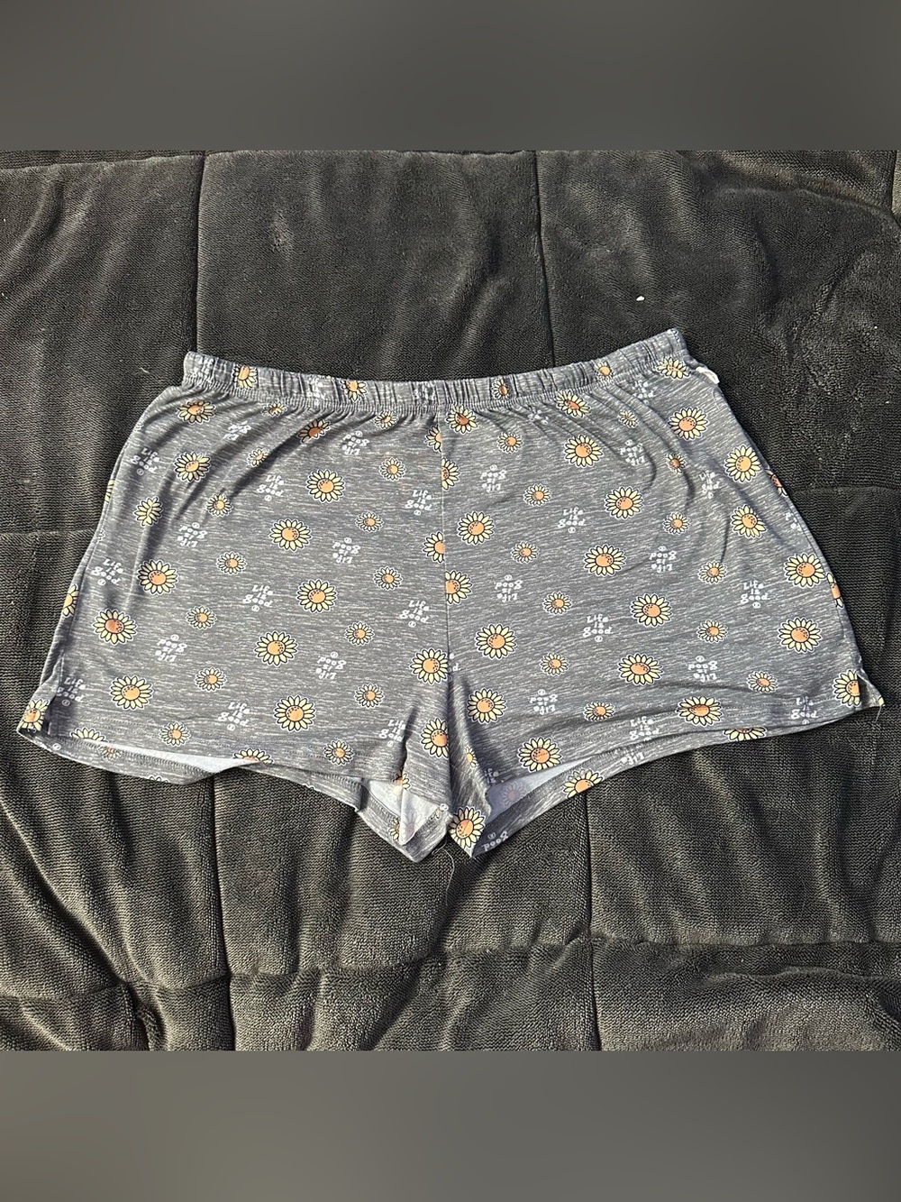 💜2 For $25💜 Life Is Good Gray Sunflower Print Sleep Shorts